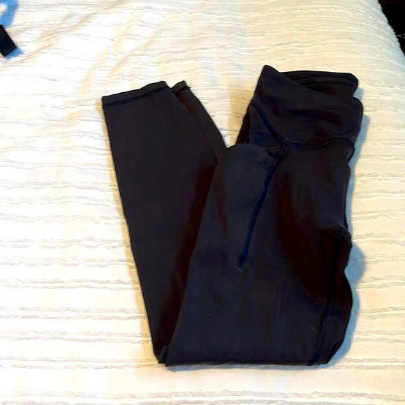 EUC Lululemon Power Thru High rise 25” tight size 4 - Picture 3 of 10